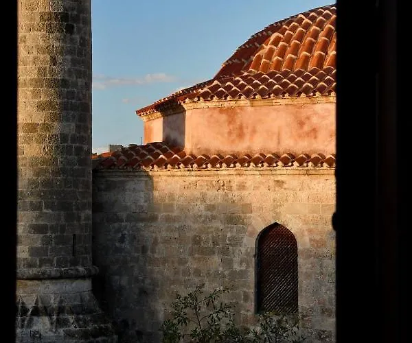 The Three Story Old Town House 펜션 Rhodes City