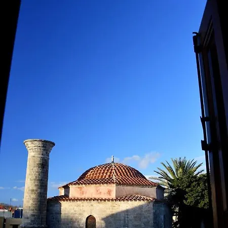 The Three Story Old Town House 別荘 Rhodes City