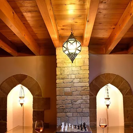 Nyaraló The Three Story Old Town House *