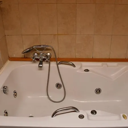 別荘 The Three Story Old Town House *