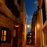 The Three Story Old Town House Tatil Evi