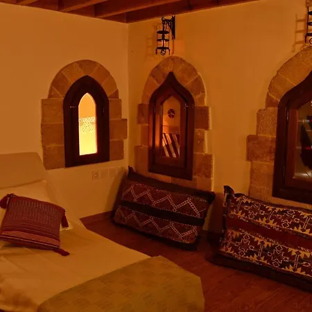 Tatil Evi The Three Story Old Town House